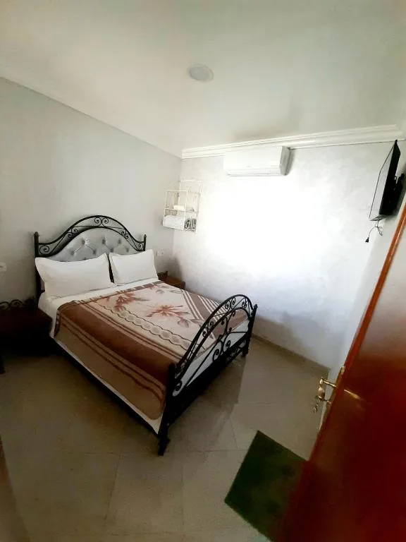 Double Room with Private Bathroom — Hotel Salem Leksor