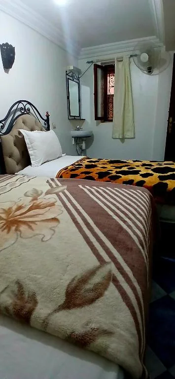Economy Triple Room with Shared Bathroom — Hotel Salem Leksor